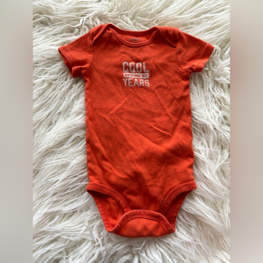 💛10/$13- 12 month carters onsie